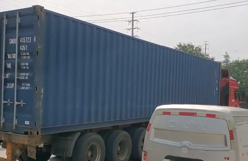 發(fā)往東南亞的柴油機(jī)專柜出發(fā)了！