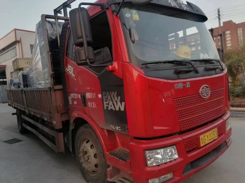 陜西客戶發(fā)電機(jī)組發(fā)貨